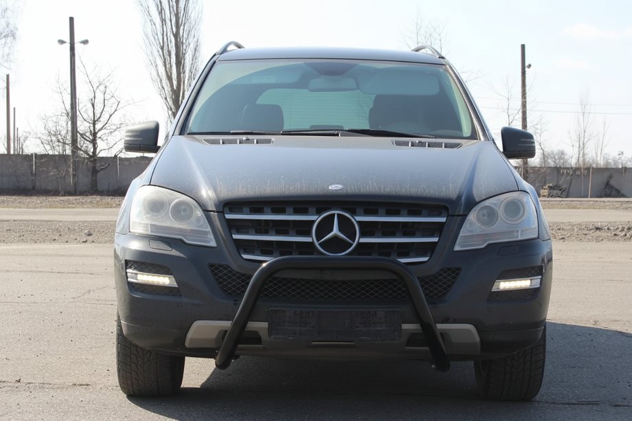 Mercedes ML W164 2005–2011 Priekšējais aizsargstienis WT006 Black (nerūsējošais tērauds) Image