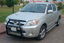 Toyota Hilux 2006–2015 Bullbar QT007 Black (nerūsējošais tērauds) foto 2