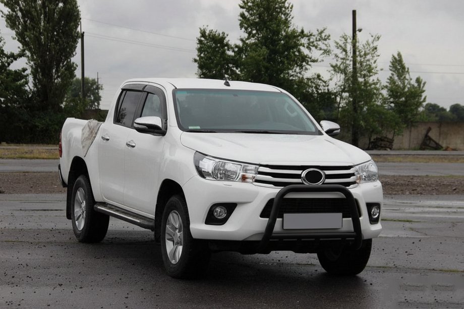 Toyota Hilux 2015– Priekšējais aizsargstienis QT008 Black (nerūsējošais tērauds) Image