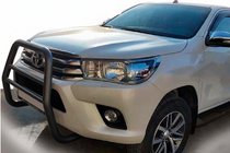 Toyota Hilux 2015– Priekšējais aizsargstienis QT007 Black (nerūsējošais tērauds) foto 1