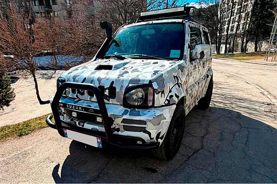Suzuki Jimny 1998–2018 Kengurstiens QT007-Exclusive Black (ar uzrakstu, nerūsējošais tērauds) Foto 1