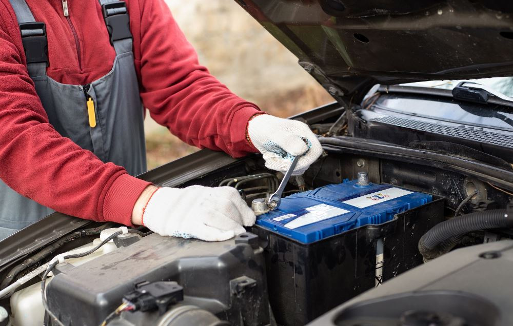 Ko darīt ar auto akumulatoru pirms saliem: sagatavošanas instrukcija