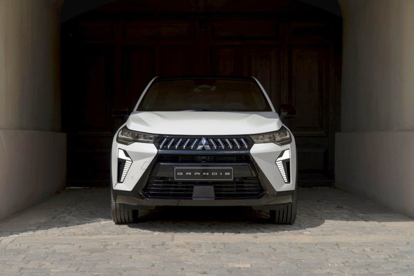 Mitsubishi Grandis 2025 apskats: modeļa atgriešanās krosovera formātā