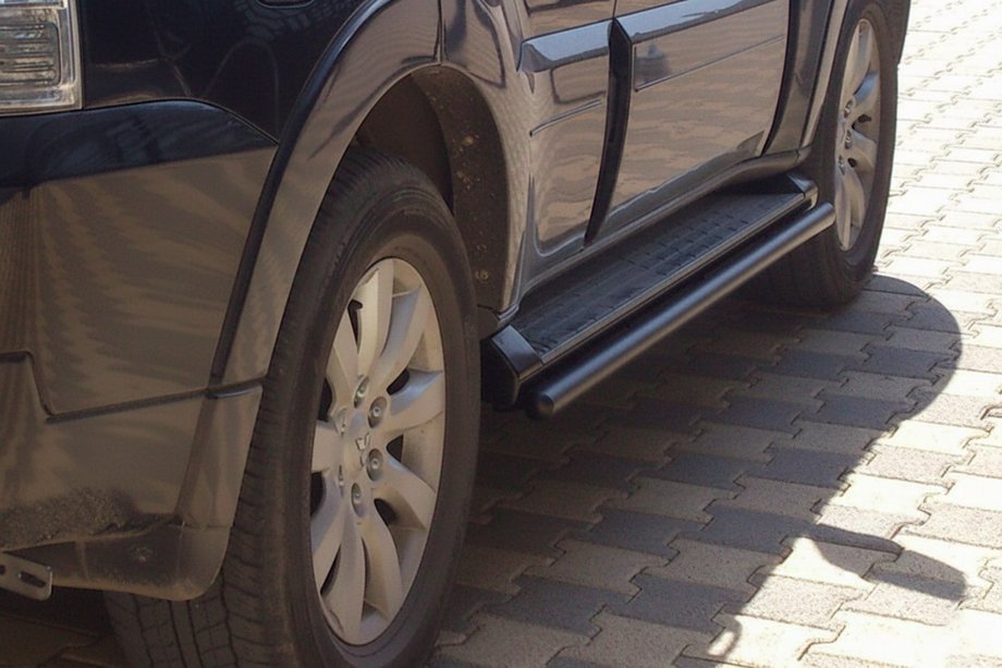 Mitsubishi Pajero Wagon IV 2006–2021 Sānu caurules Black (2 gab., nerūsējošais tērauds) Image