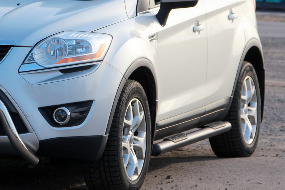 Ford Kuga 2008–2013 Taisnas sānu caurules Black (2 gab., nerūsējošais tērauds) Image