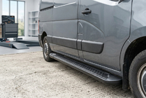 Renault Master 2011–2023 Sānu sliekšņi Allmond Black (2 gab., alumīnijs) foto 1