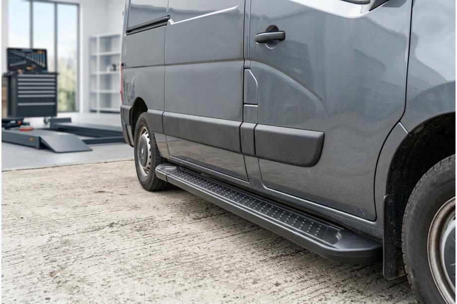 Renault Master 2011–2023 Sānu sliekšņi Allmond Black (2 gab., alumīnijs) Image