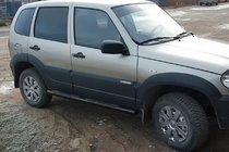 Chevrolet Niva 1998–2020 Sānu caurules Black (2 gab., nerūsējošais tērauds) foto 3