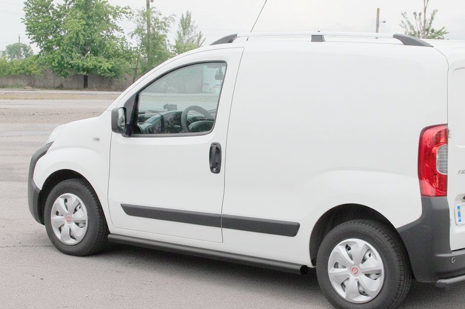 Peugeot Bipper 2008–2017 Sānu caurules Ø60 Black (2 gab., nerūsējošais tērauds) Image