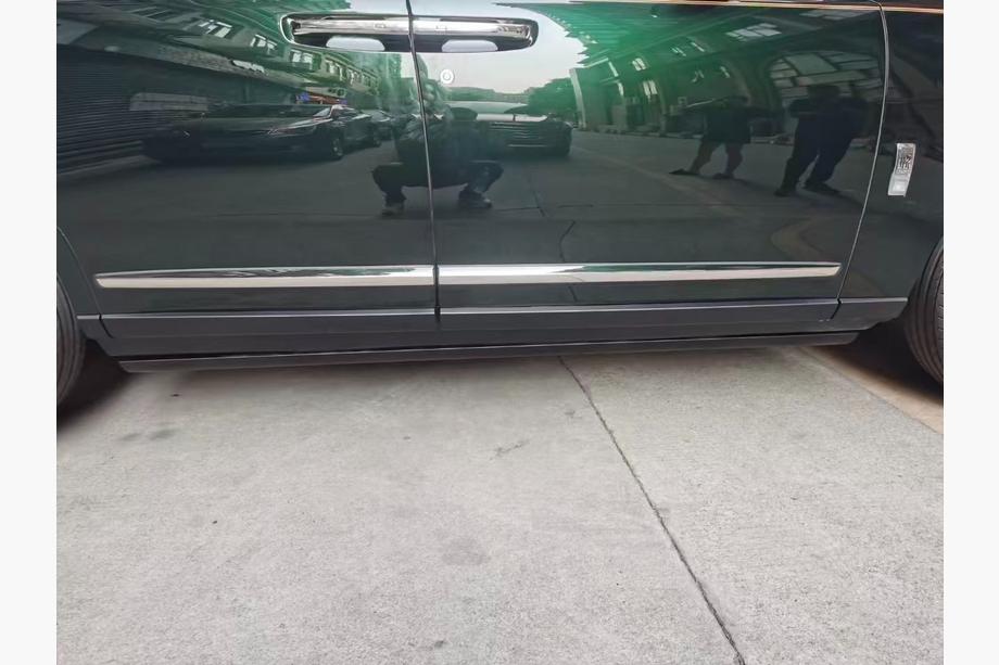 Rolls-Royce Cullinan 2018– OEM sānu sliekšņi (2 gab.) Image