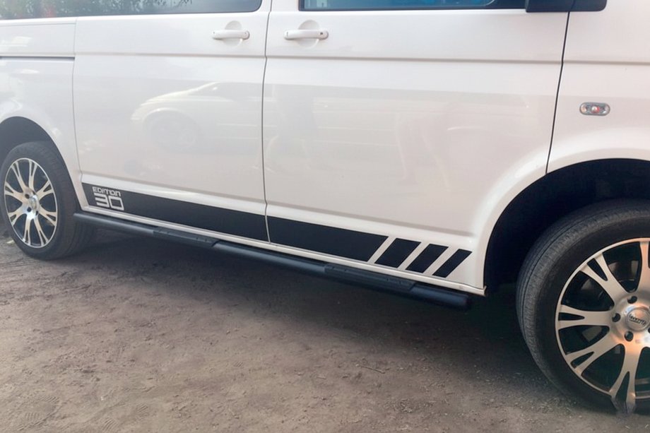 Volkswagen T5 Transporter 2003–2010 Sānu caurules Black (2 gab., nerūsējošais tērauds) 70 mm, īsā riteņu bāze Foto 12
