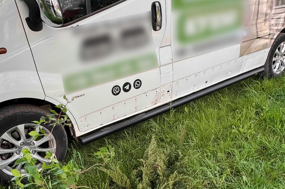 Opel Vivaro 2001–2015 Sānu caurules BB002 Black (2 gab., nerūsējošais tērauds) 70 mm, garā riteņu bāze Foto 6