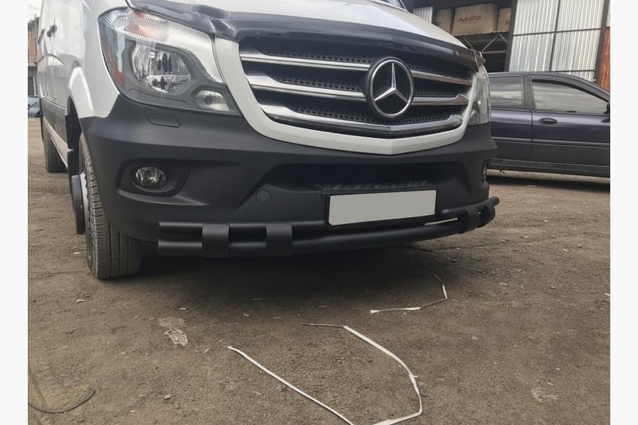 Mercedes Sprinter W906 2006–2018 Priekšējā apakšējā aizsargstīpa Shark Black (nerūsējošais tērauds) no 2013. gada Image
