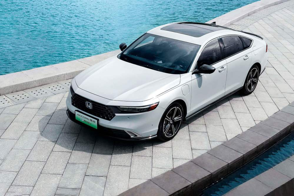 Honda Accord Hybrid apskats: efektīvs vidējās klases sedans