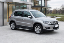 Volkswagen Tiguan 2007–2016 Sānu pakāpieni RedLine V1 (2 gab., alumīnijs) foto 1