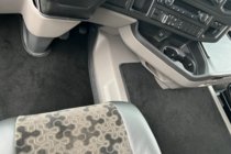 Scania R sērija 2016– Premium tekstila paklājiņi (Melni) foto 3