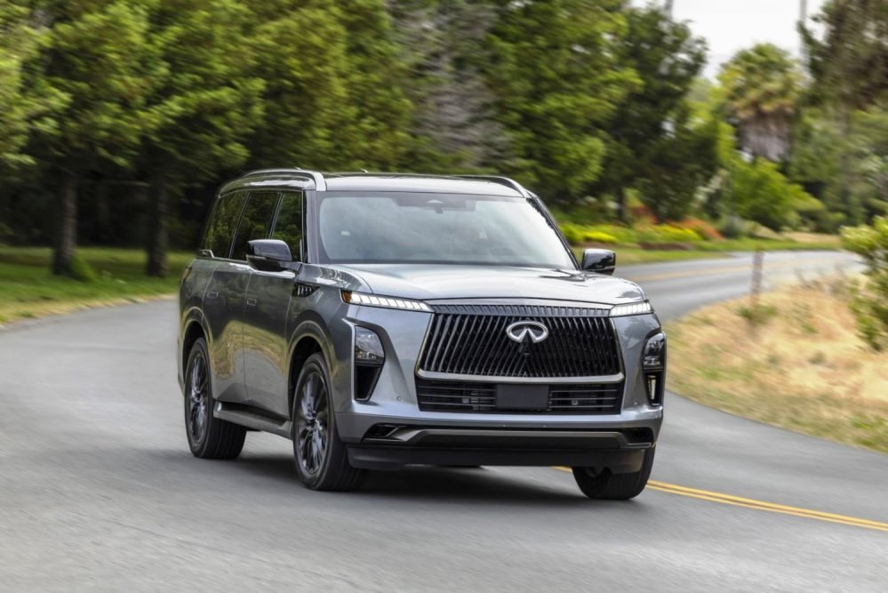 Otrās paaudzes Infiniti QX80: tehniskie dati, aprīkojums, foto