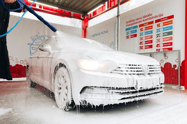 Kas ir labāks: bezkontakta automazgātava vai parastā?
