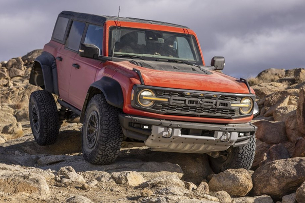 Ford Bronco Raptor: auto bezceļu ekstrēmam