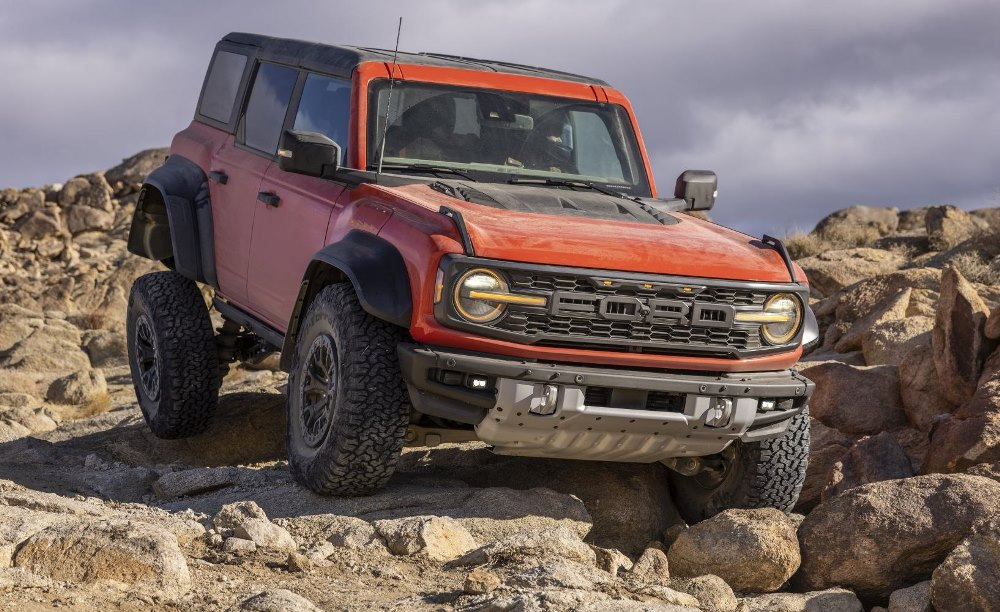 Ford Bronco Raptor: auto bezceļu ekstrēmam