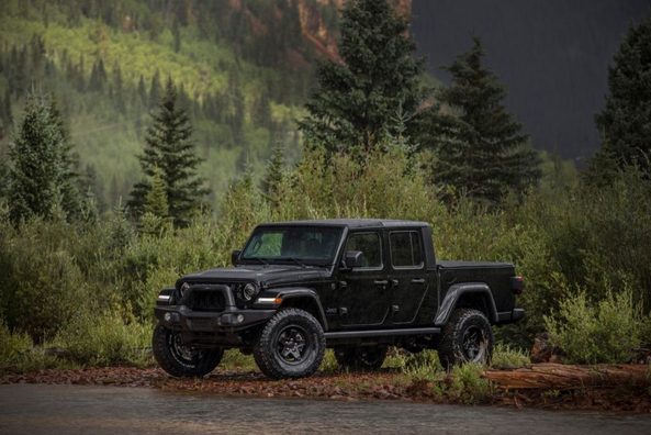Jeep Gladiator Willys 2024 apskats: leģendārs bezceļu pikaps atjauninātā stilā Foto 2