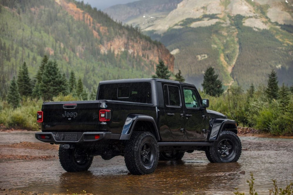 Jeep Gladiator Willys 2024 apskats: leģendārs bezceļu pikaps atjauninātā stilā Foto 4
