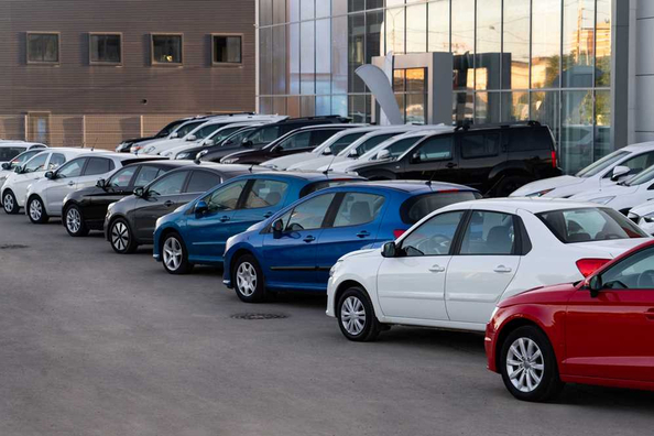 Jauns vai lietots: kuru auto iesācējam labāk pirkt?
