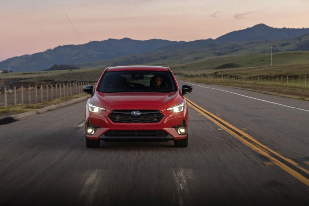 Subaru Impreza RS: Sportisks hečbeks ar simetrisko pilnpiedziņu
