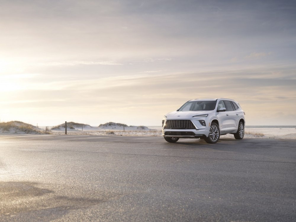 Buick Enclave III: Jaunās paaudzes premium amerikāņu krosovers