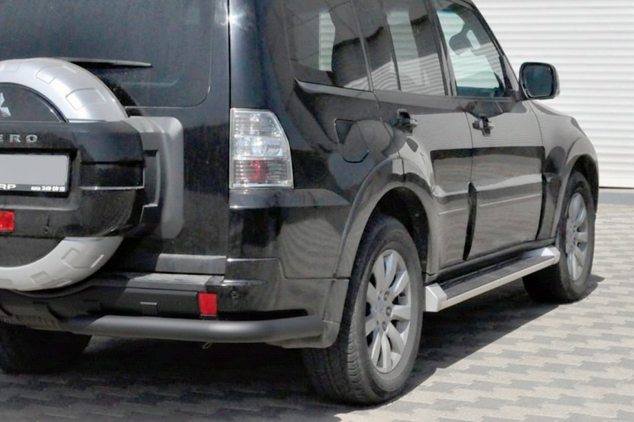 Mitsubishi Pajero Wagon IV 2006–2021 Aizmugures aizsargloks AK003 Black (nerūsējošais tērauds) Image