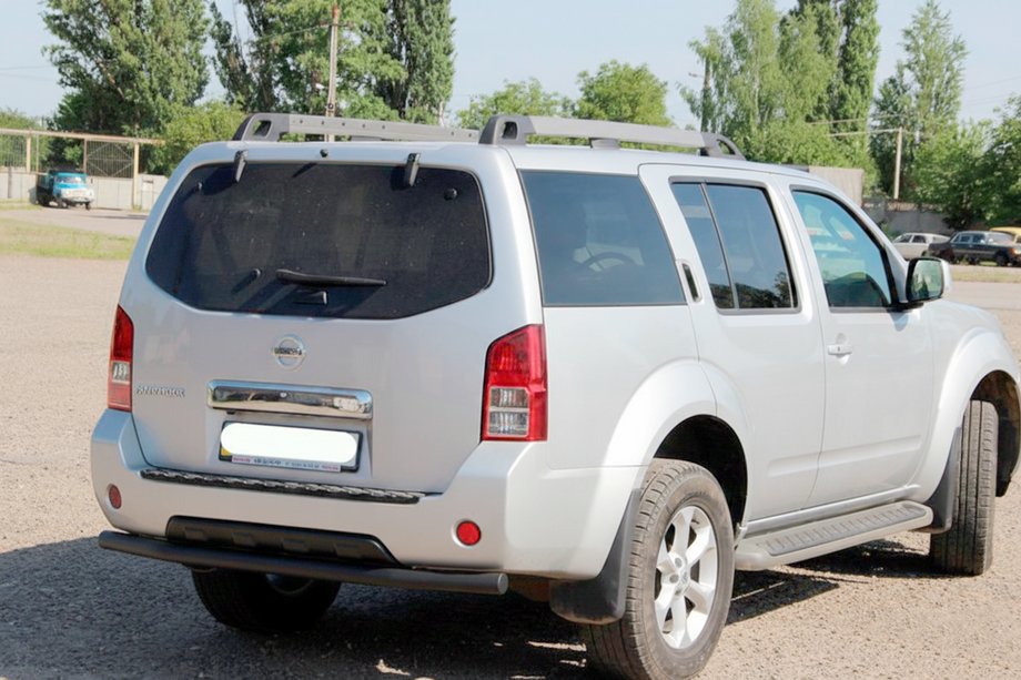 Nissan Pathfinder R51 2005–2014 Aizmugurējais aizsargstienis AK002 Black (nerūsējošais tērauds) Image