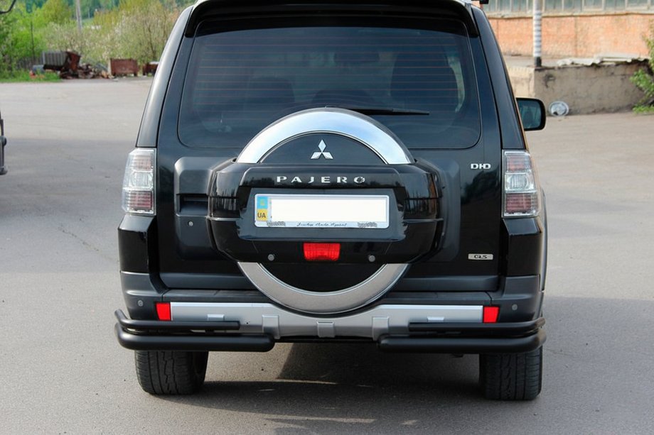 Mitsubishi Pajero Wagon IV 2006–2021 AK003 aizmugurējais rollbars, dubults, melns (nerūsējošais tērauds) Foto 3