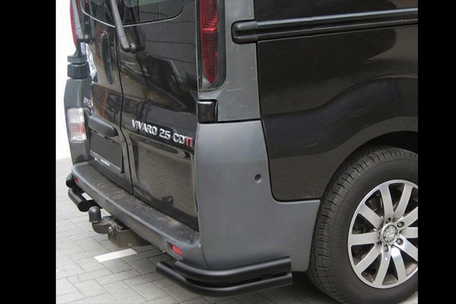 Nissan Primastar 2002–2014 Aizmugurējie stūru aizsargi AK003-Подвійний Melni (nerūsējošais tērauds) Foto 3