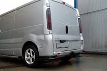Opel Vivaro 2001–2015 Aizmugurējie stūru aizsargi AK003-Подвійний Melni (nerūsējošais tērauds) foto 2
