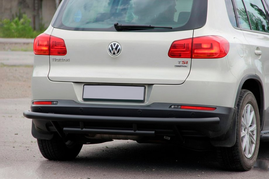 Volkswagen Tiguan 2007–2016 Aizmugures aizsargstienis AK002-2 Black (nerūsējošais tērauds) Image
