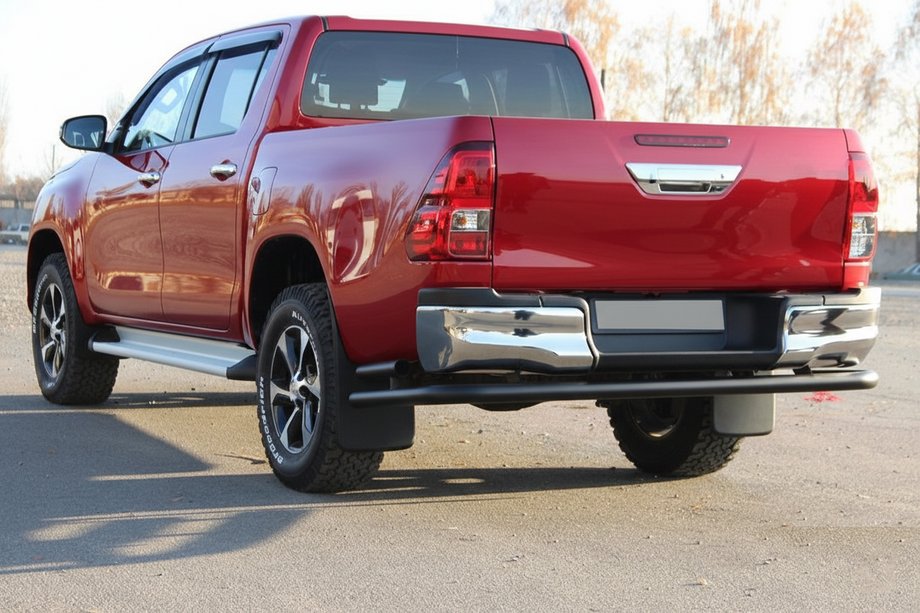 Toyota Hilux 2015– Aizmugurējā stīpa AK005-2 Black (nerūsējošais tērauds) Image