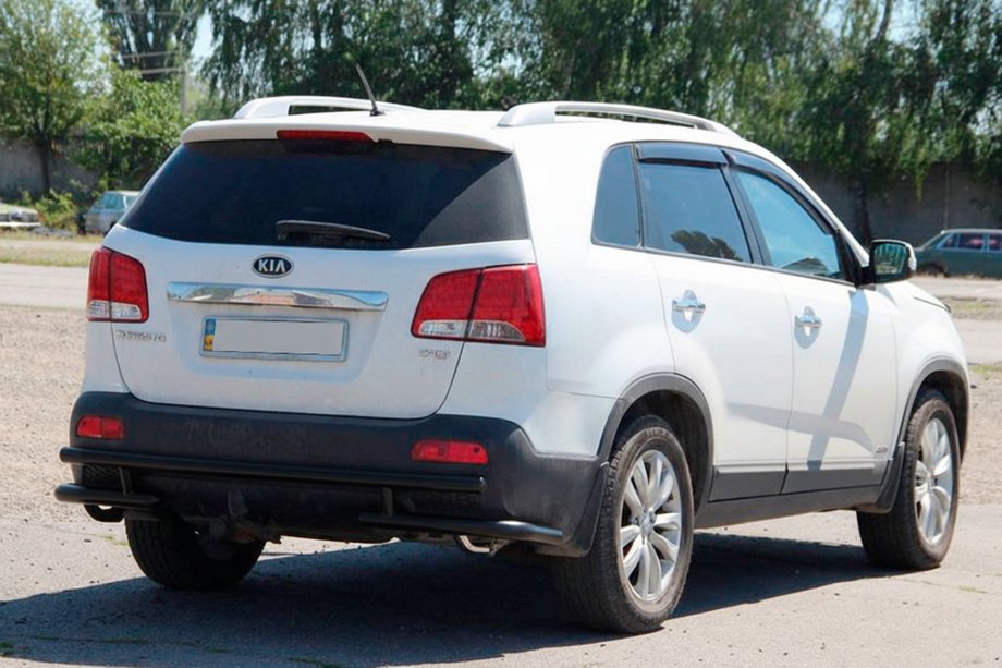 Kia Sorento II XM 2009–2014 Aizmugurējais aizsargstienis AK003-2 Black (nerūsējošais tērauds) Foto 1