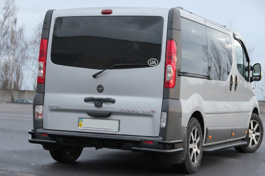 Nissan Primastar 2002–2014 Aizmugurējais aizsargstienis AK-Special Black (nerūsējošais tērauds) Image