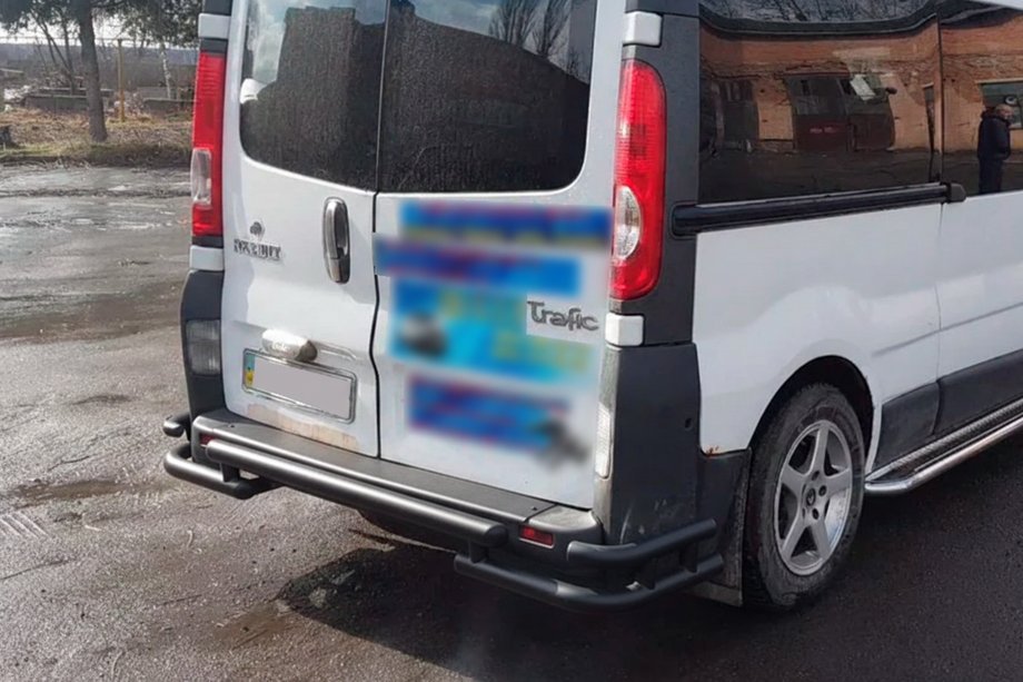 Renault Trafic 2001–2015 Aizmugurējais aizsargstienis AK-Special Black (nerūsējošais tērauds) Foto 3
