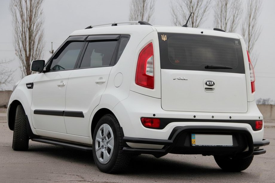 Kia Soul II 2013–2018 Aizmugures aizsargstienis AK007-2 Black (nerūsējošais tērauds) Image