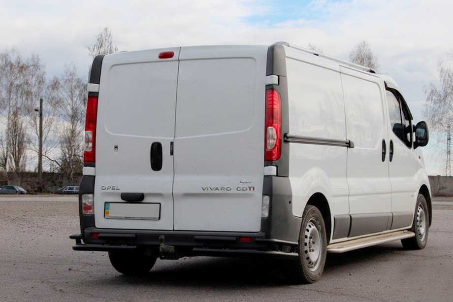 Renault Trafic 2001–2015 Aizmugures aizsargstienis AK003-Plus-2 Black (nerūsējošais tērauds) Image