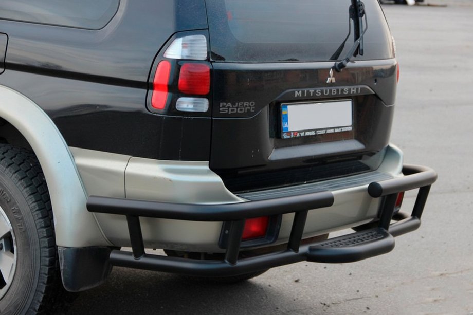 Mitsubishi Pajero Sport 1996–2007 Aizmugurējais aizsargstienis AK-Special Black (nerūsējošais tērauds) Image