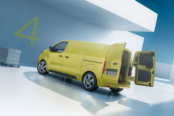 Opel Vivaro Electric: praktisks elektriskais furgons biznesam Foto 3