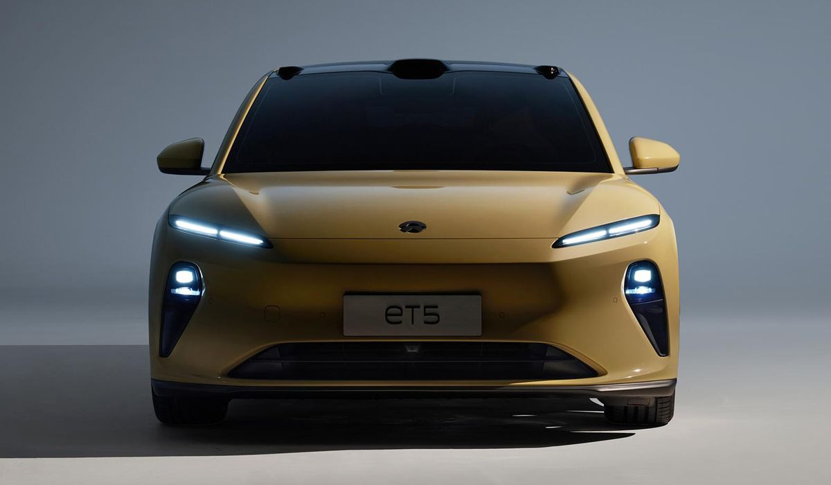 NIO ET5 apskats: vieds elektriskais sedans ar nobraukumu līdz 1000 km