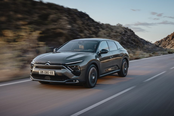 Citroën C5 X Hybrid apskats: komfortabls krosover-liftbeks ar mildhibrīdu Foto 2