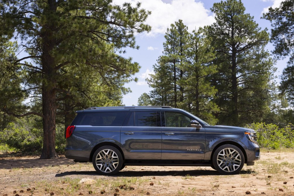 Ford Expedition MAX apskats: pilna izmēra SUV lielai ģimenei un tāliem ceļojumiem Foto 2