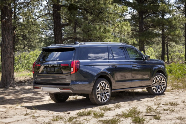 Ford Expedition MAX apskats: pilna izmēra SUV lielai ģimenei un tāliem ceļojumiem Foto 3