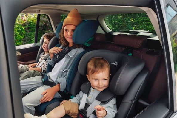 Kuru bērnu autokrēsliņu izvēlēties? Pilns gids atbildīgiem vecākiem