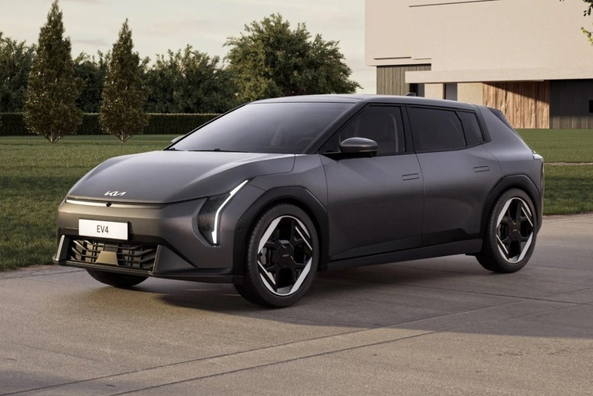 Kia EV4 Hatch 2025: pieejams elektriskais hečbeks ar lielu nobraukumu Foto 1