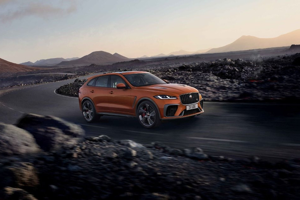 Jaguar F-Pace SVR apskats: britu super-SUV ar V8 dzinēju Foto 4